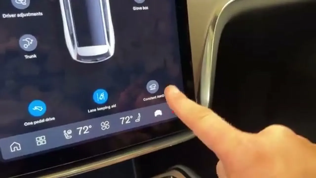 Touchscreen mirror and steering wheel controls